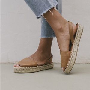Alohas Ibizas Platform camel size 37